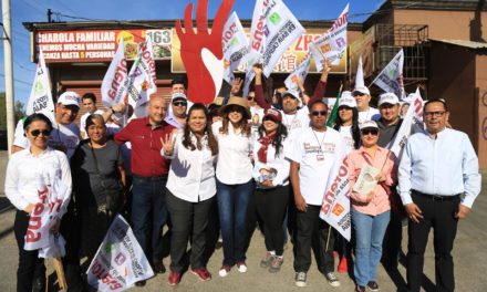 Firma Marina del Pilar compromisos con habitantes de San Felipe