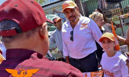 Recorre Gerardo Aguíñiga sobre ruedas en colonia Prohogar